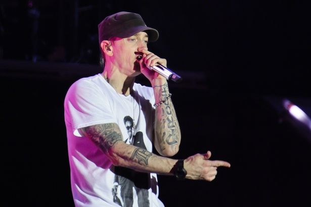 Eminem-performs-at-Reading-Festival-2013[1]