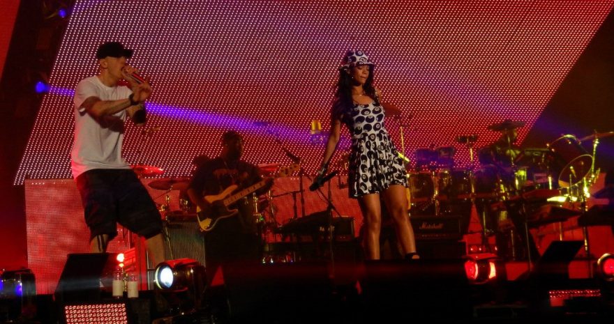 Eminem and Rihanna at The Monster Tour (Rose Bowl 7 august 2014) 01
