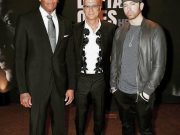 On June 22 Eminem attended the premiere of “The Defiant Ones” film in Los Angeles. On the red carpet Em showed off his new beard.