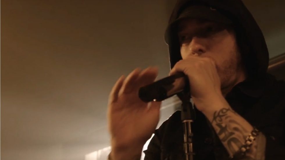 Eminem performs Walk On Water Ft. Skylar Grey LIVE at the MTV EMAs 2017 in London!