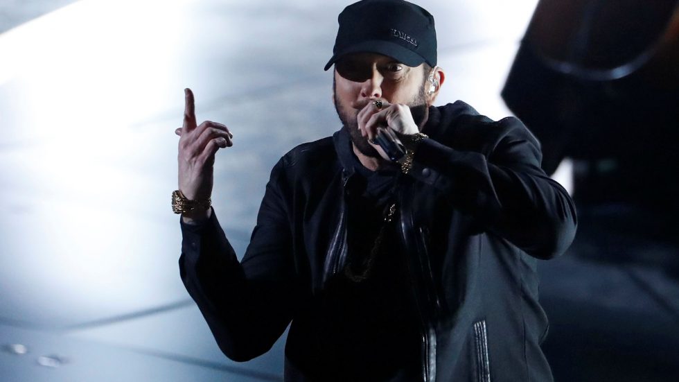 Eminem’s performance at the 92nd Oscars with “Lose Yourself” and all that hype around it propelled him to the summit of the world trends on Twitter.