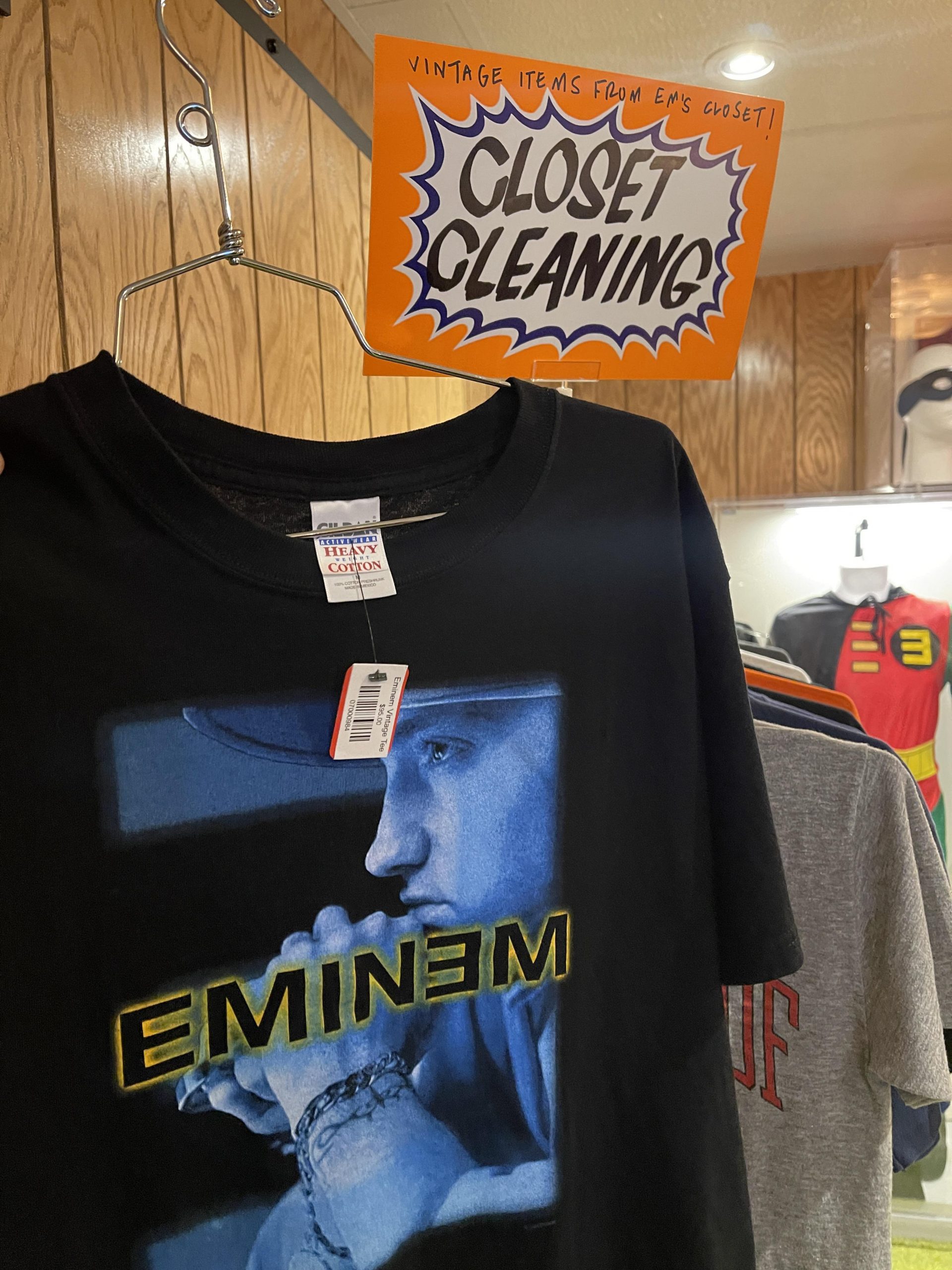 Virtual Tour Around The Trailer, Store for Eminem Fans