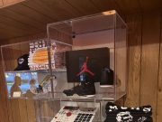 Virtual Tour Around The Trailer, Store for Eminem Fans