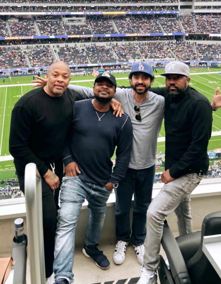 Los Angeles Rams on X: LA Legend in the building! @drdre   / X