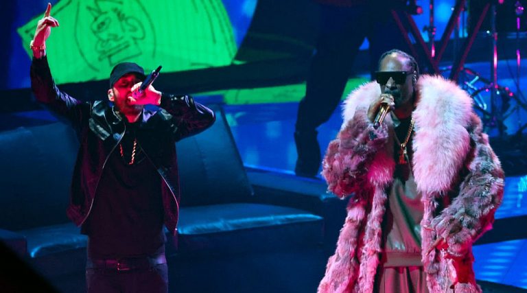 Watch Eminem And Snoop Dogg Perform At Mtv Vmas 