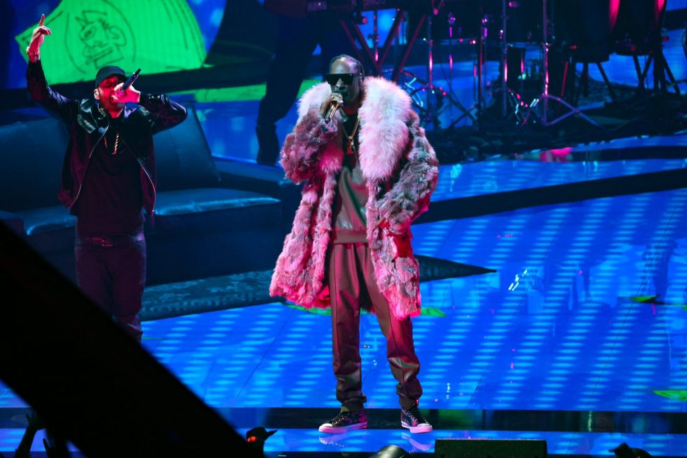 Eminem and Snoop Dogg Perform at MTV VMAs