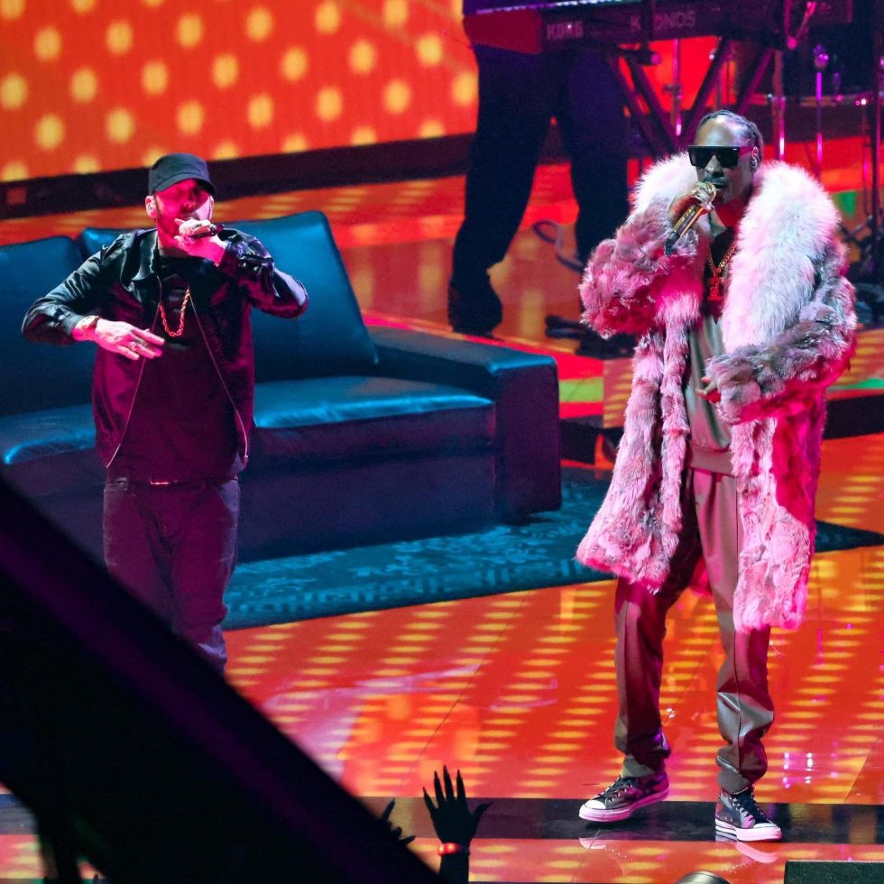 Eminem and Snoop Dogg Perform at MTV VMAs