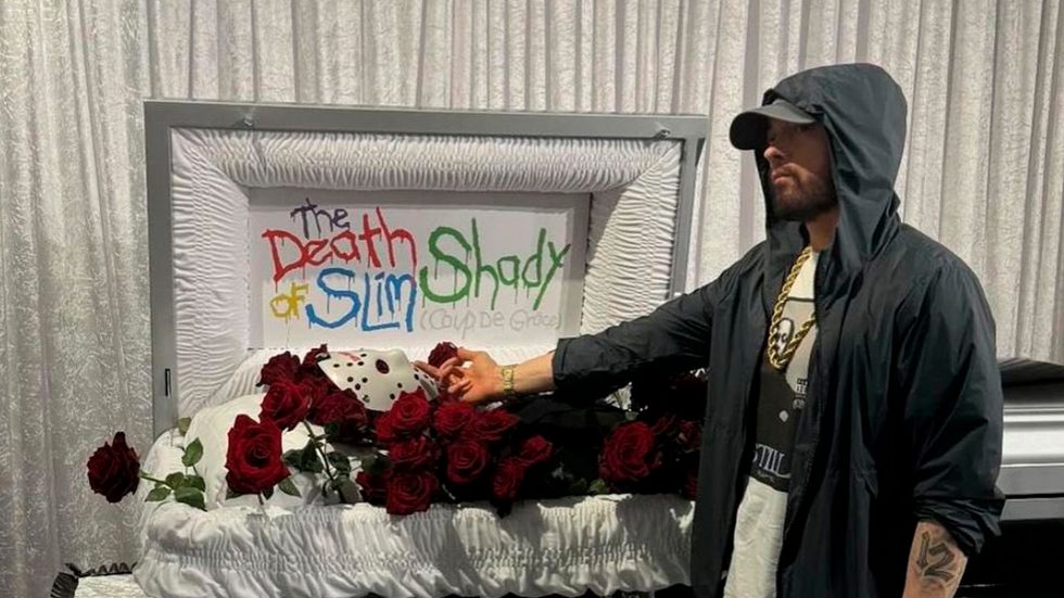 Eminem Attended Slim Shady’s Funeral in London, Taking Pictures With Fans and Signing Autographs. See How It Happened