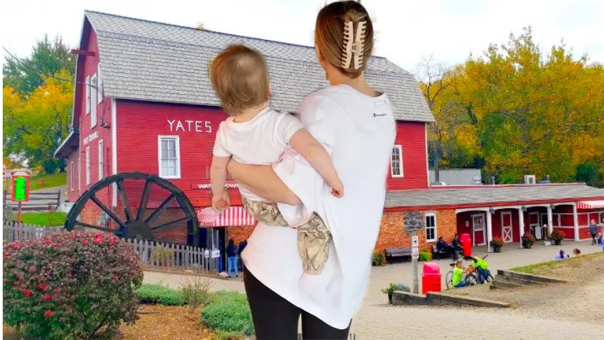 Hailie Takes Eminem’s Grandson to a Cider Mill